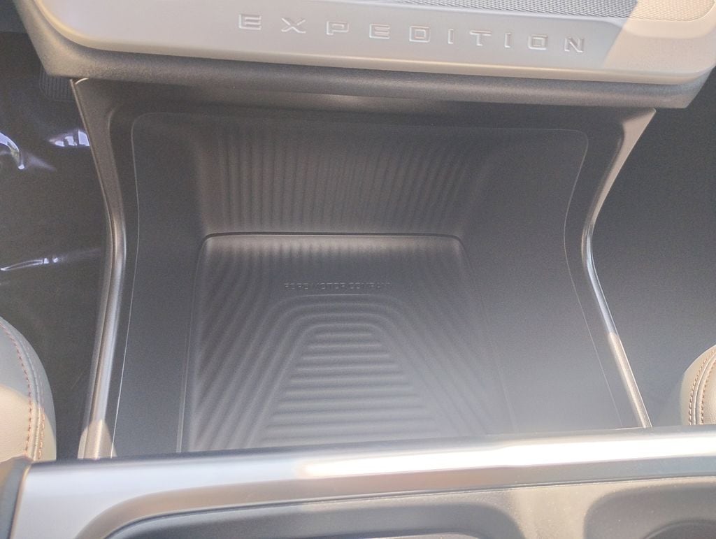 2025 Ford Expedition Active - Photo 18