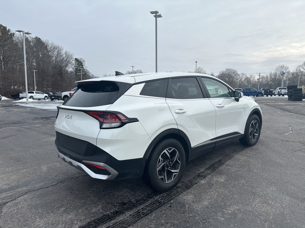 Used 2024 Kia Sportage LX SUV
