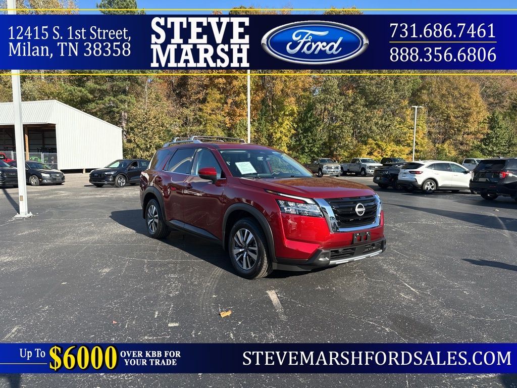 2024 Nissan Pathfinder SL's photo