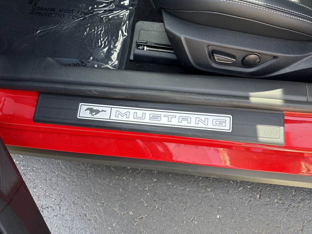 2025 Ford Mustang GT Premium Convertible - Photo 17