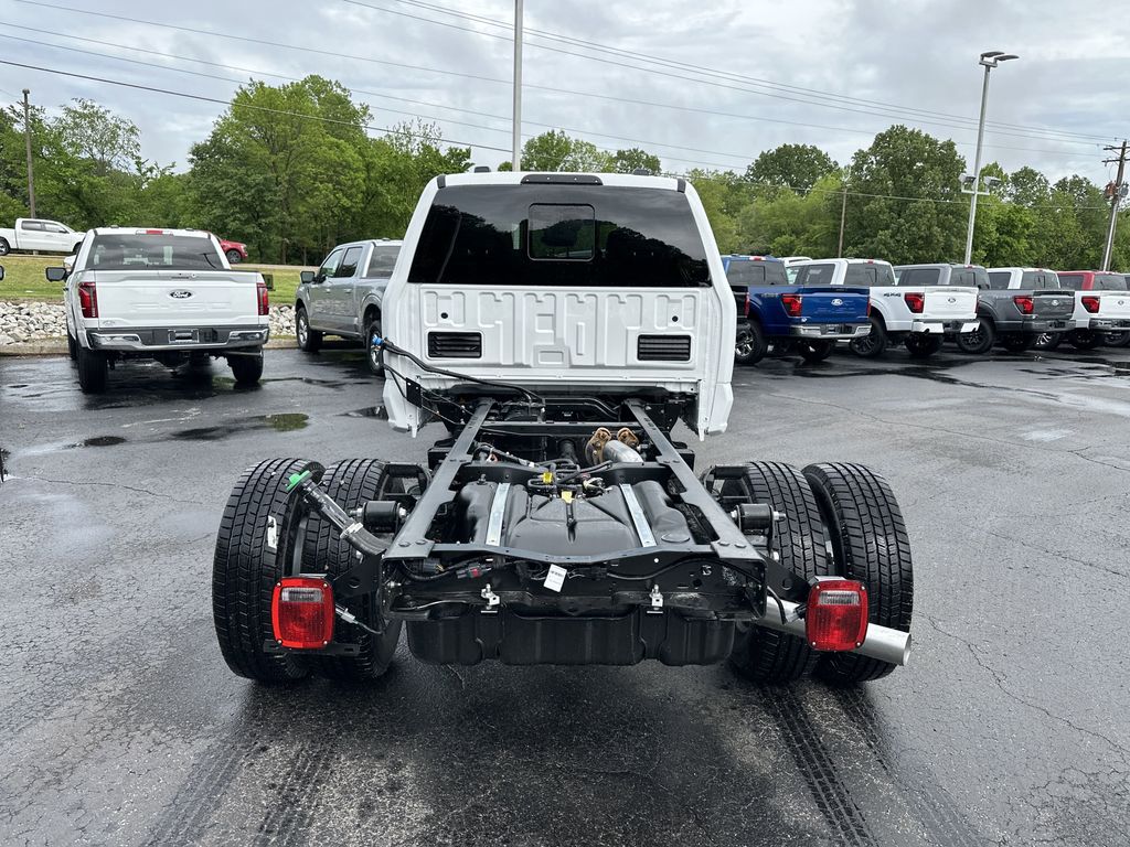 2025 Ford F-350 XL photo 4