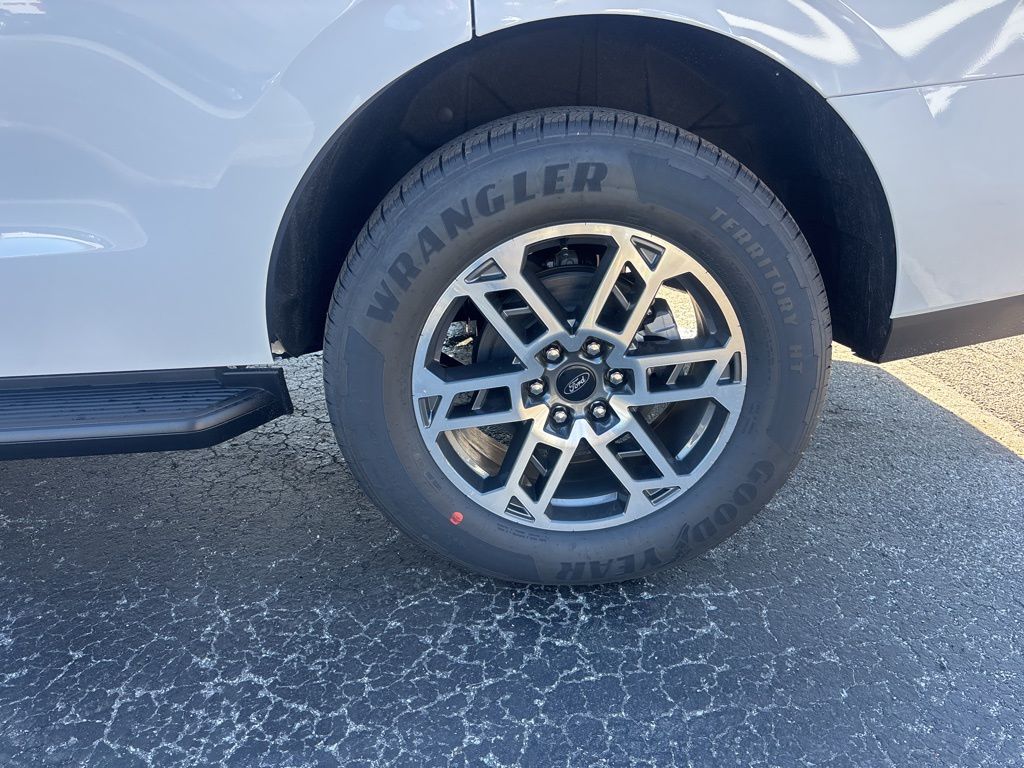 2026 Ford Expedition Active - Photo 10