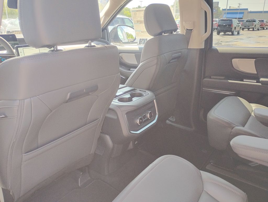2025 Ford Expedition Active - Photo 24