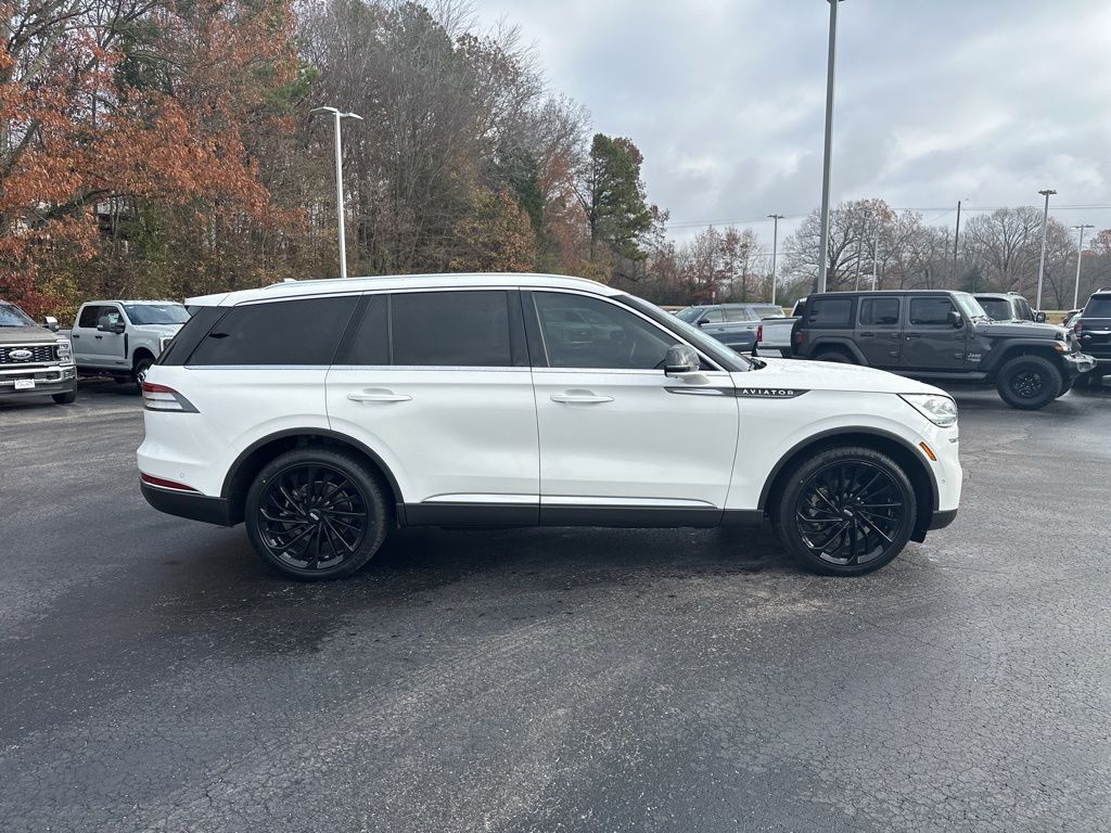 2021 Lincoln Aviator Reserve photo 2