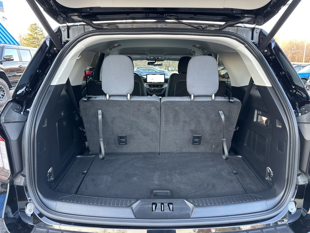 2025 Ford Explorer Active - Photo 13