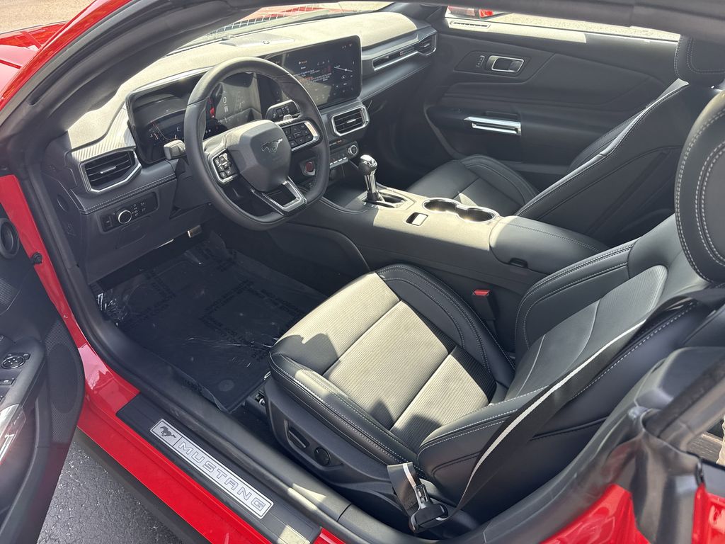 2025 Ford Mustang GT Premium Convertible - Photo 16