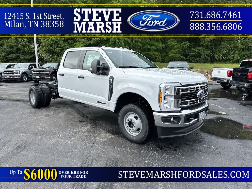 2025 Ford F-350 Super Duty Chassis Cab XL's photo