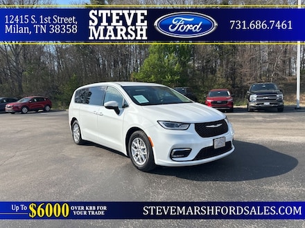 2023 Chrysler Pacifica Touring L Passenger Van