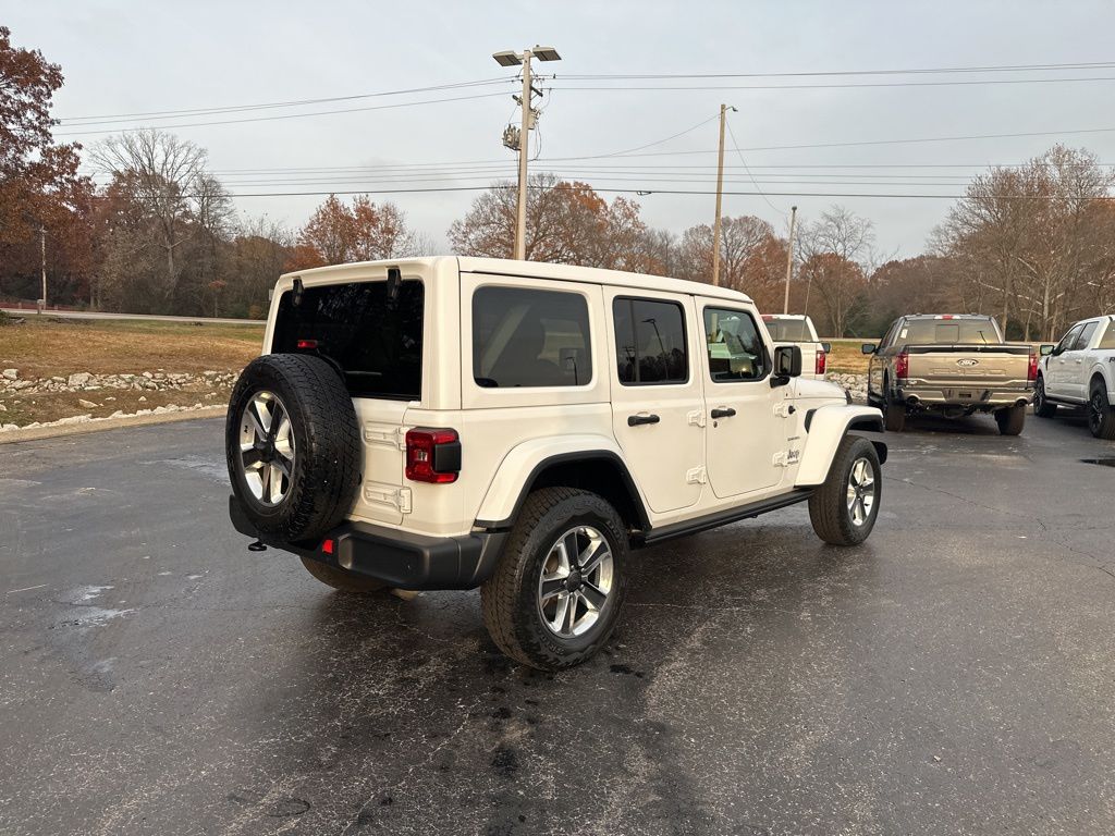 2019 Jeep Wrangler Unlimited Sahara photo 2
