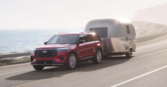 2025%20Ford%20Explore%20towing%20trailer-701x365.png