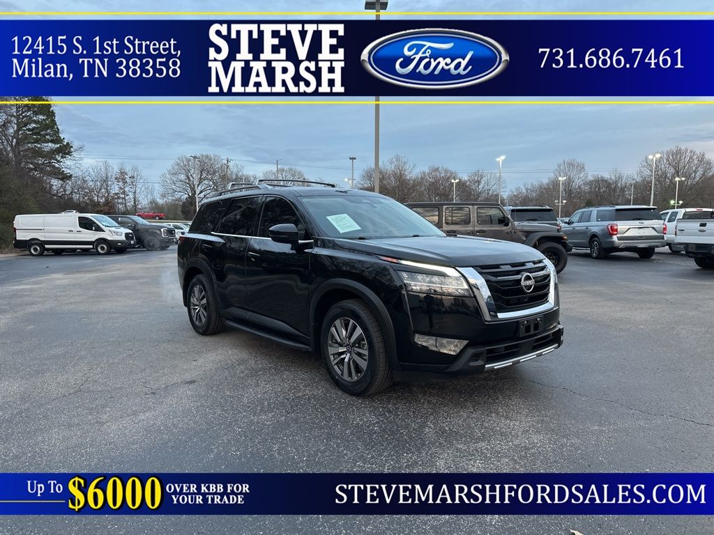 2023 Nissan Pathfinder SL