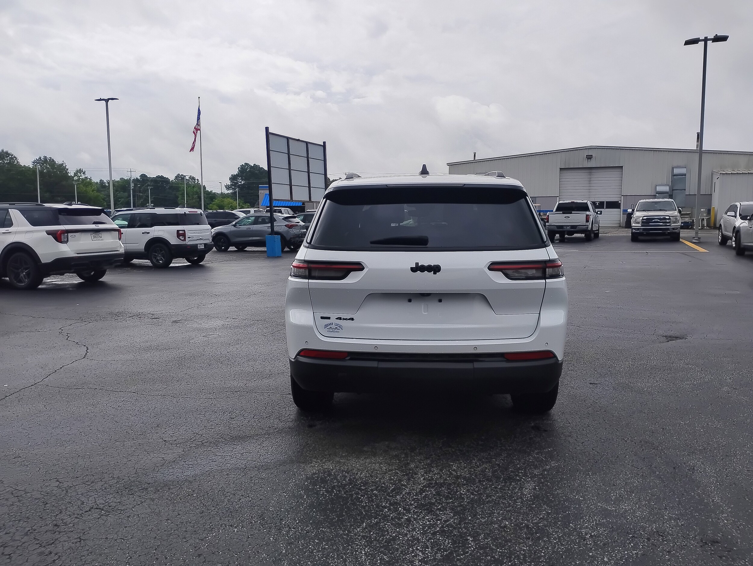 2022 Jeep Grand Cherokee L photo 4