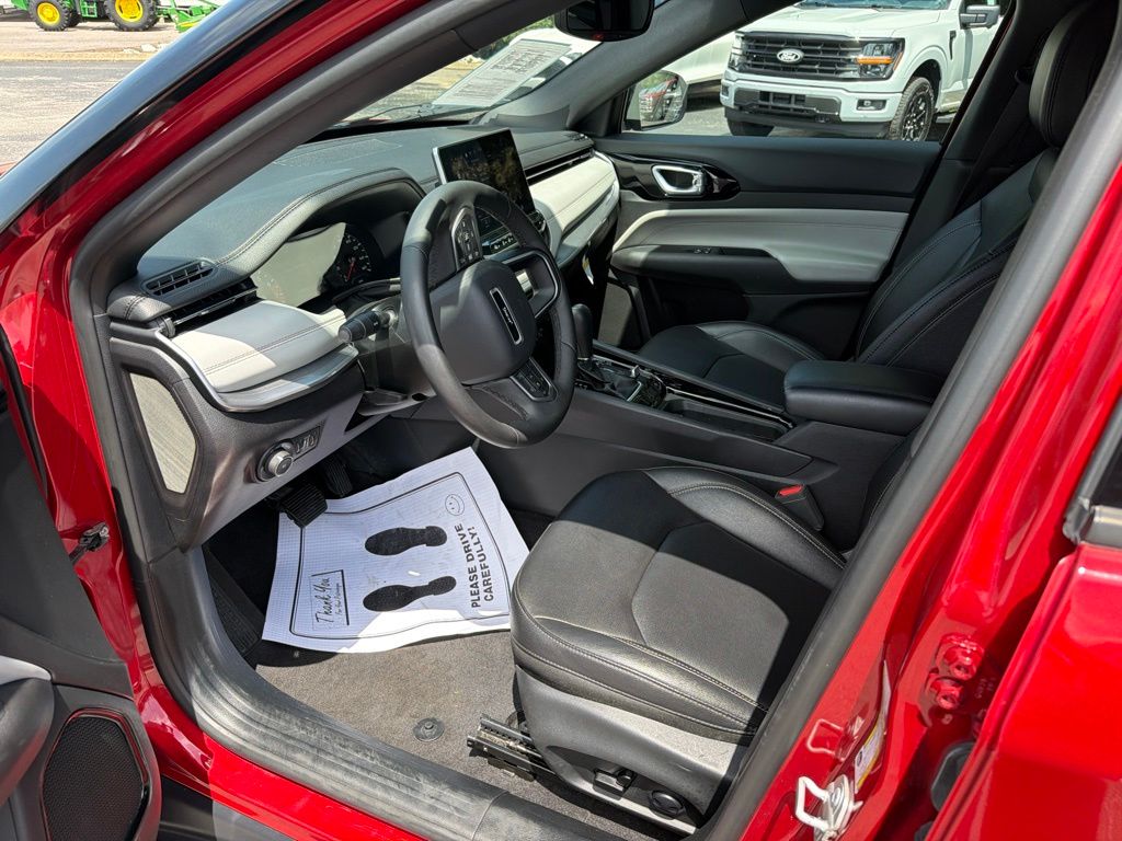 2025 Jeep Compass Limited - Photo 12