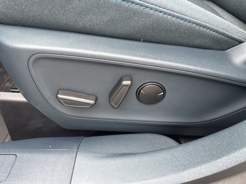 2026 Ford Maverick XLT - Photo 18