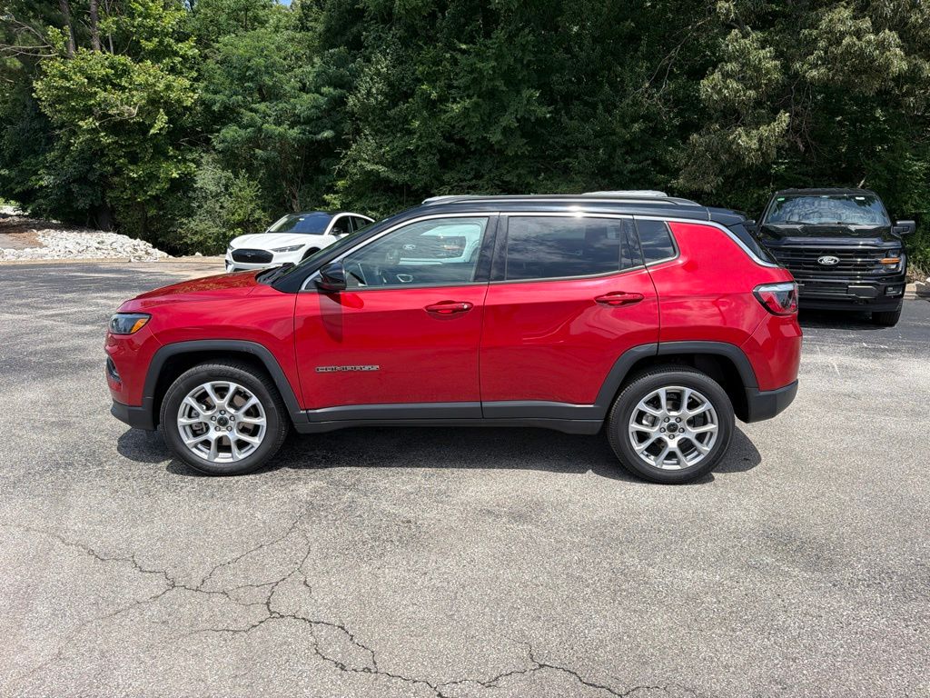 2025 Jeep Compass Limited - Photo 6