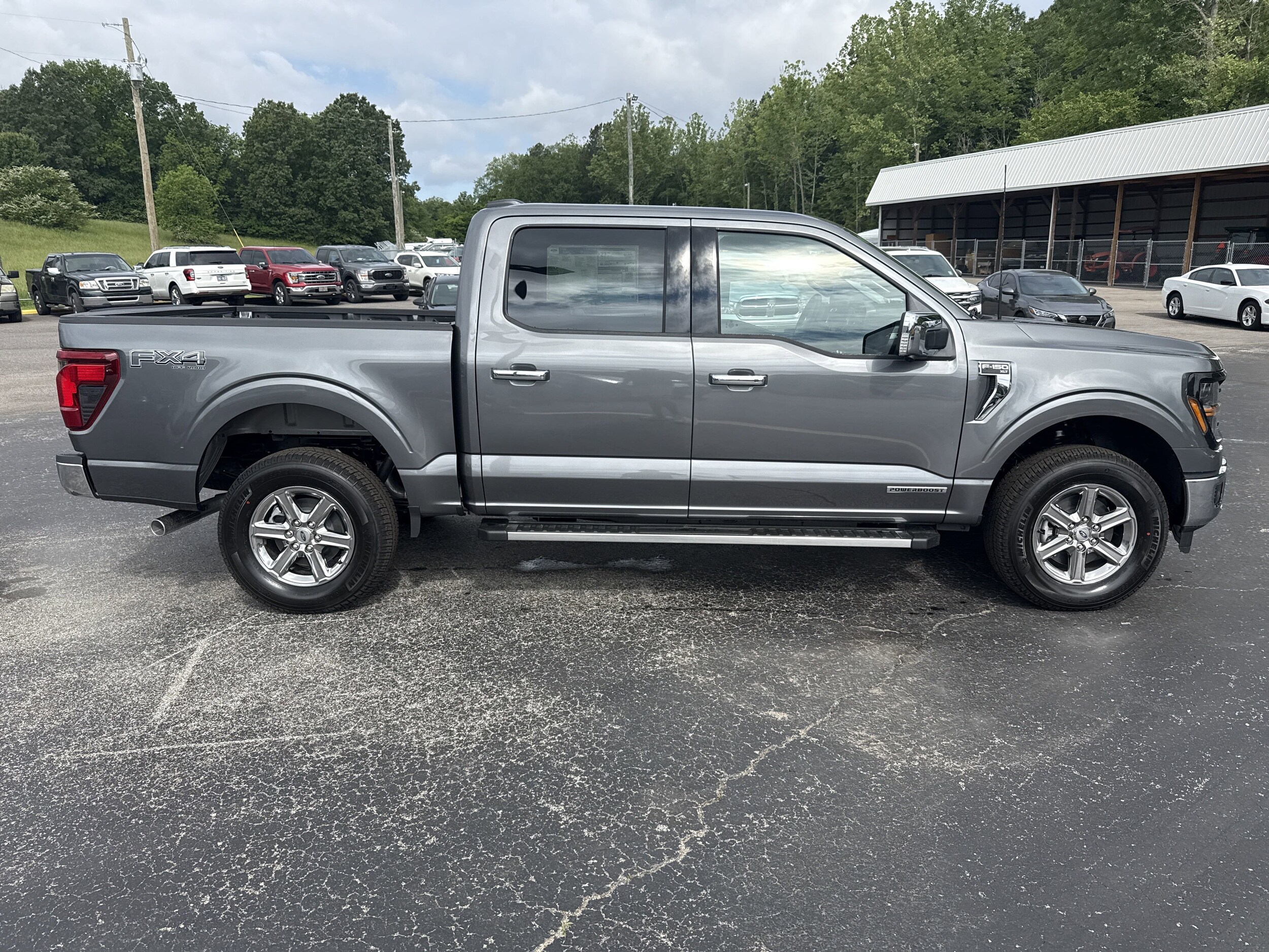 2025 Ford F-150 XLT photo 2