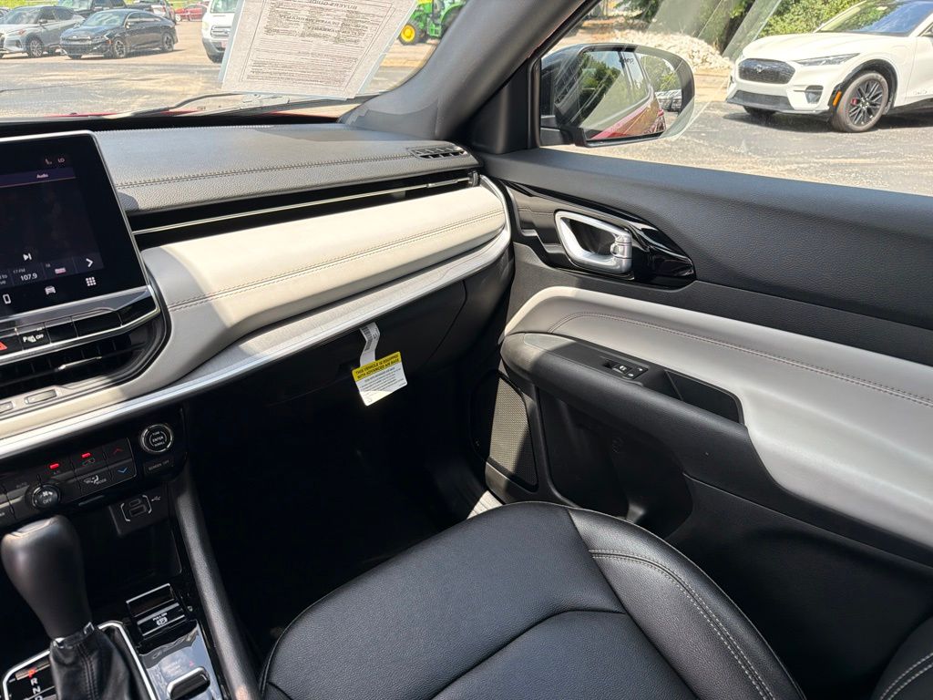 2025 Jeep Compass Limited - Photo 17
