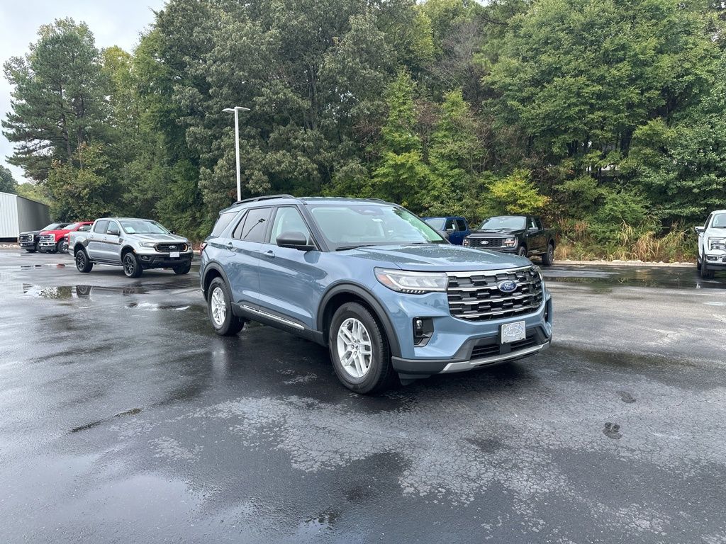 2025 Ford Explorer Active's photo