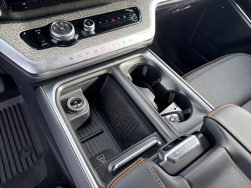 2025 Ford Expedition Tremor - Photo 24