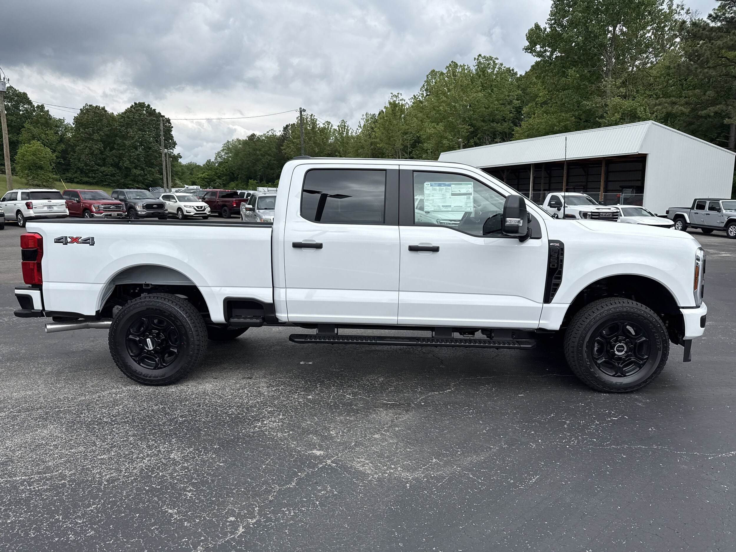 2025 Ford F-350 XL photo 2