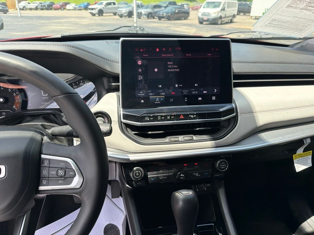 2025 Jeep Compass Limited - Photo 15