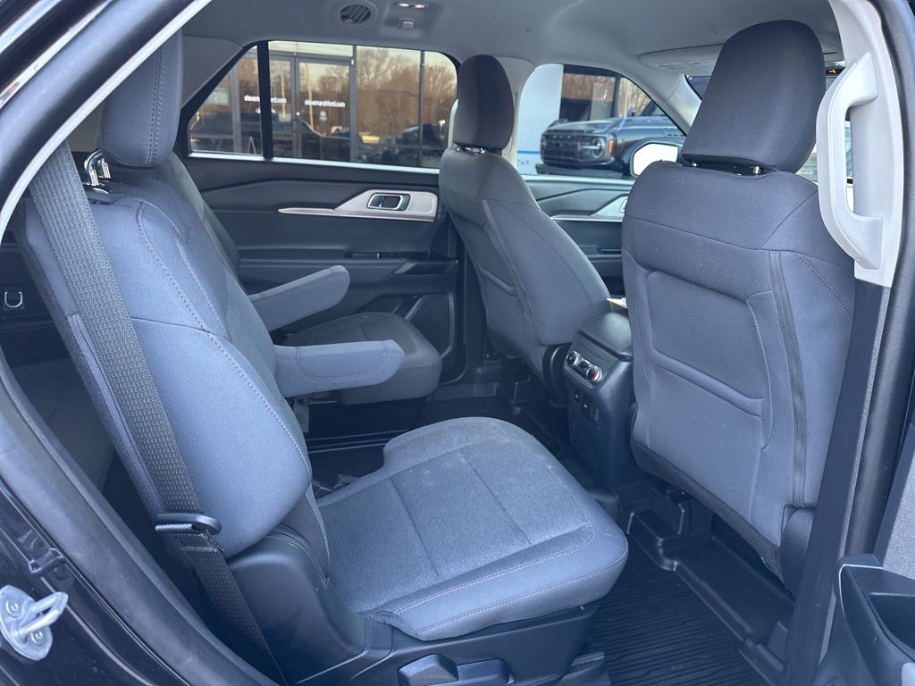 2025 Ford Explorer Active - Photo 15