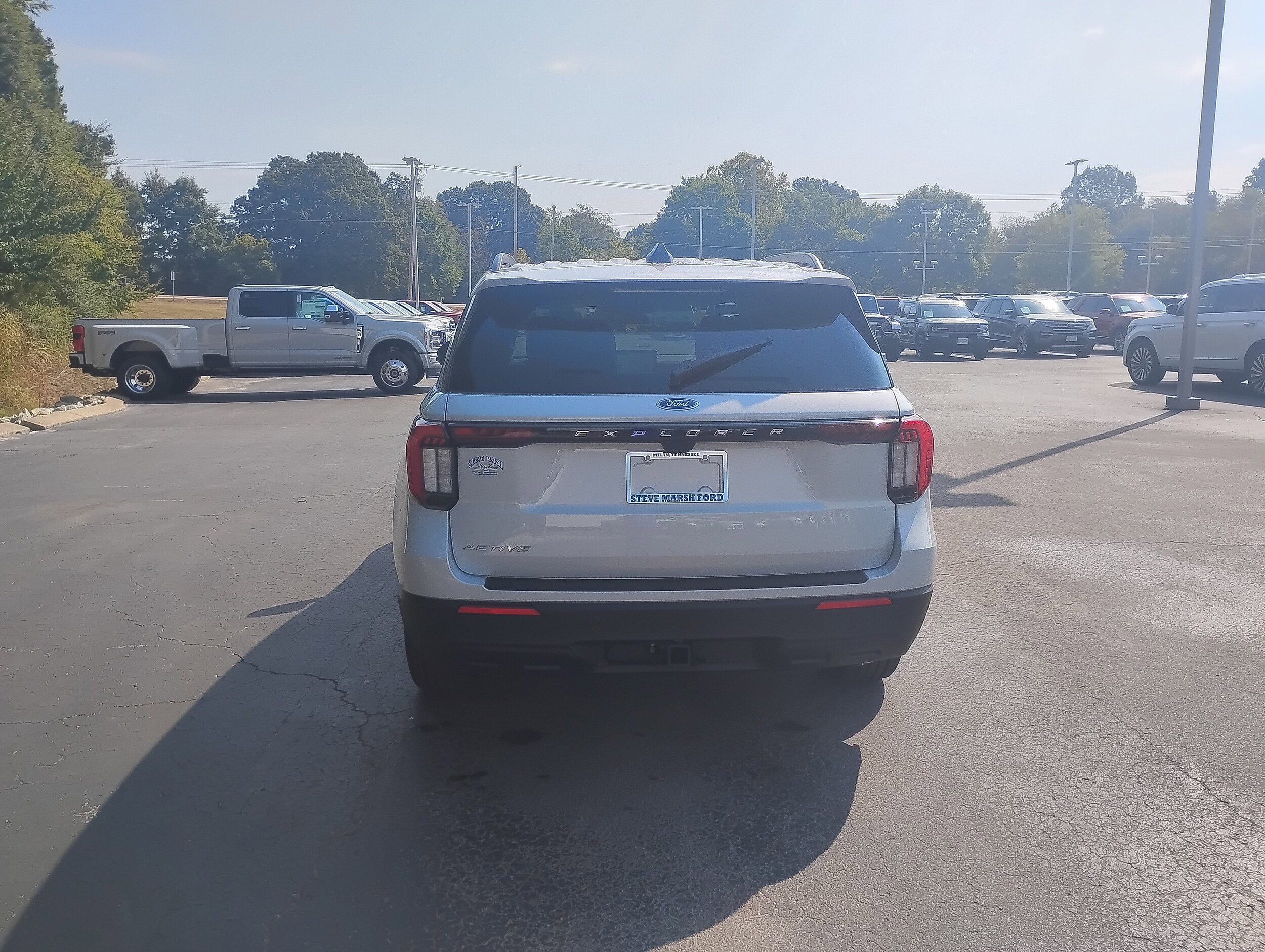 2025 Ford Explorer photo 3