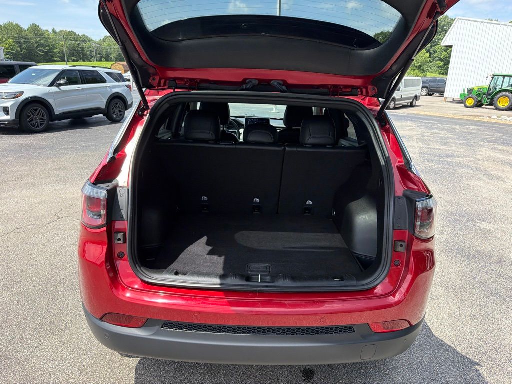2025 Jeep Compass Limited - Photo 10