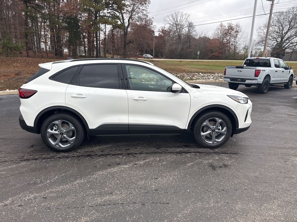 2026 Ford Escape Hybrid ST-Line Select photo 2