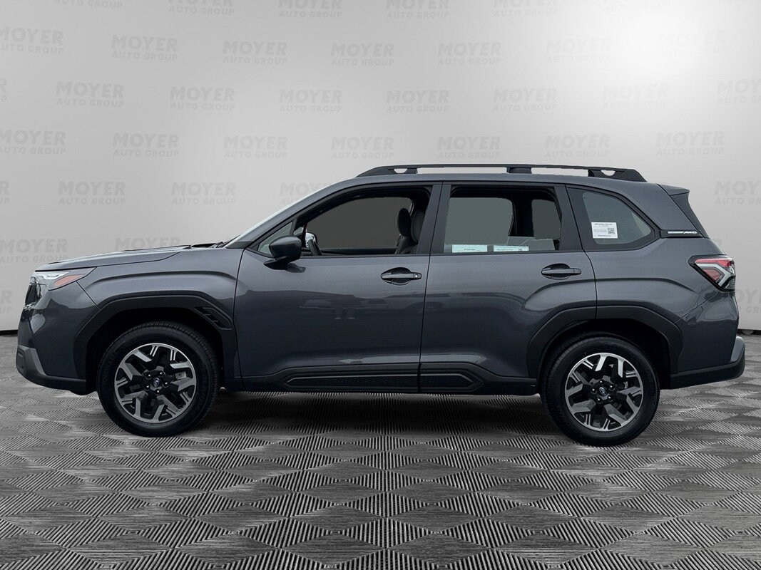 2025 Subaru Forester Base photo 2