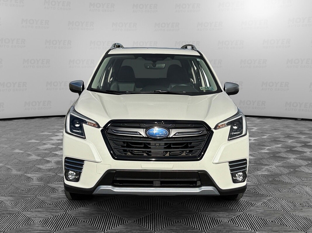 2023 Subaru Forester Touring photo 3
