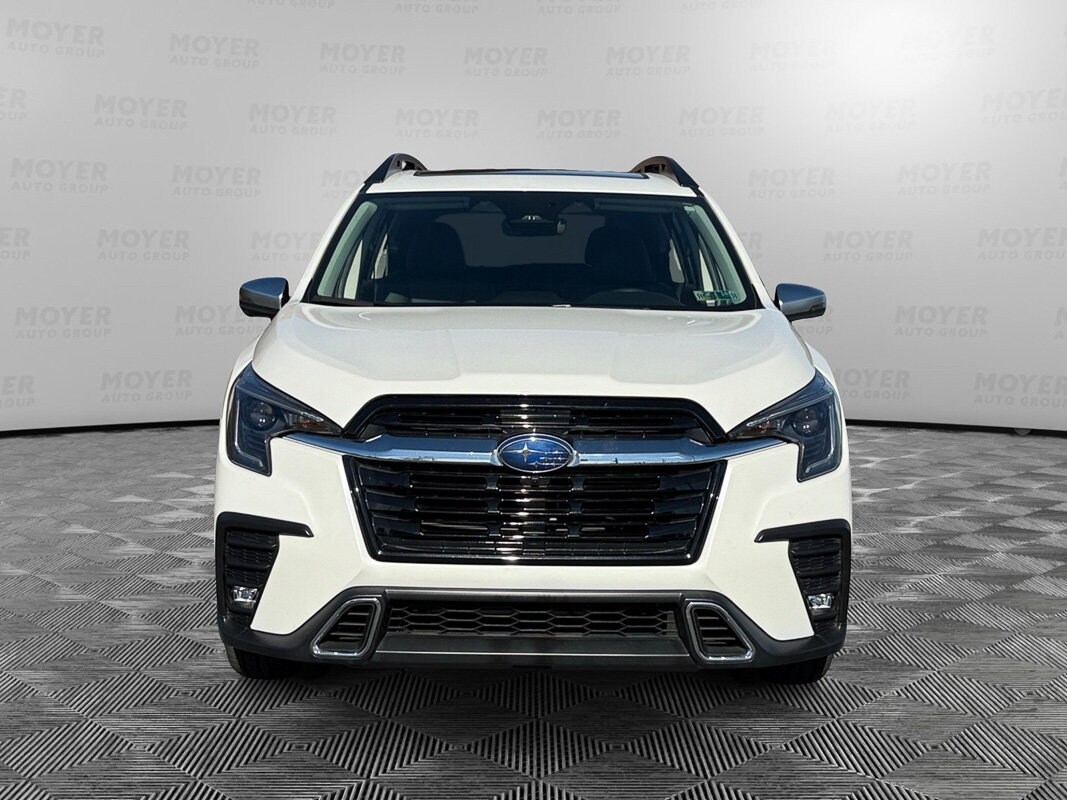 2023 Subaru Ascent Touring photo 3