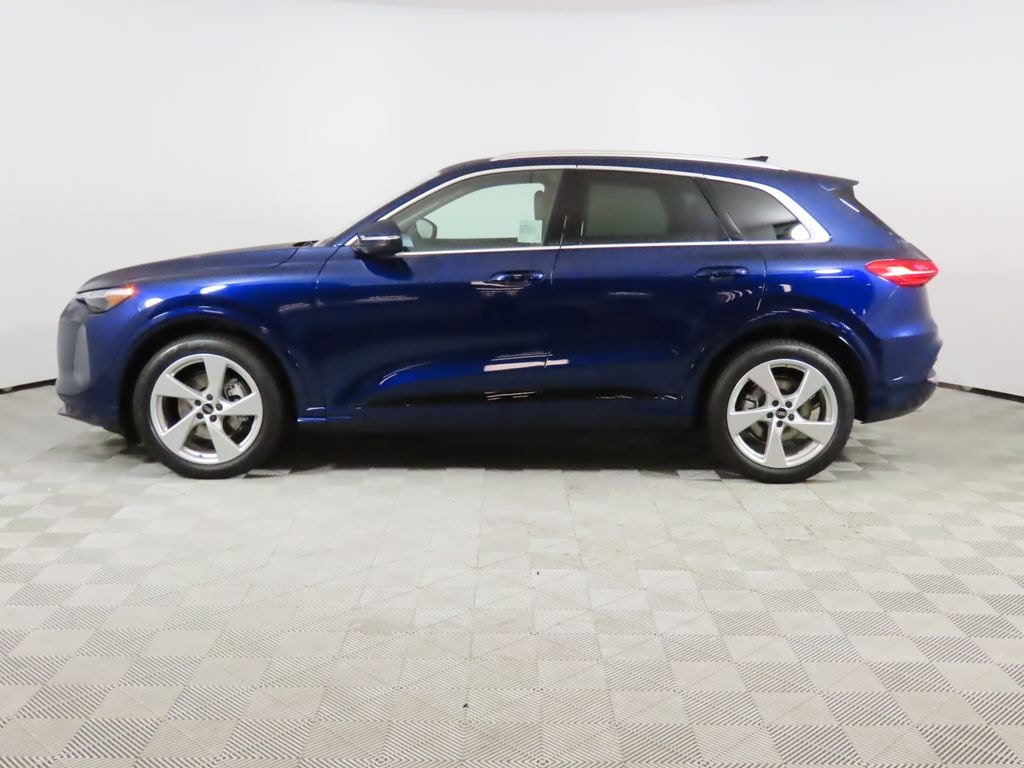 New 2025 Audi Q5 2.0T Premium SUV