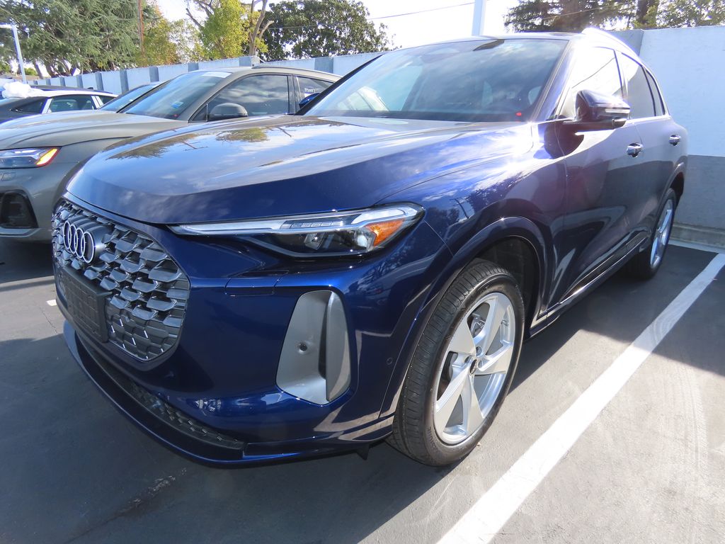 2025 Audi New Q5 Premium Plus's photo