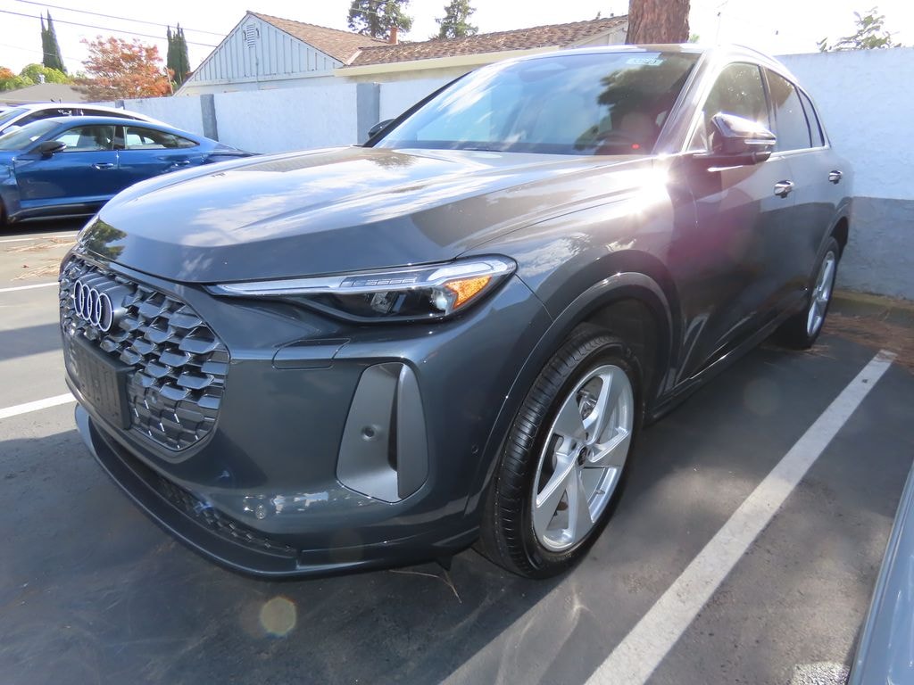 New 2025 Audi Q5 2.0T Premium SUV