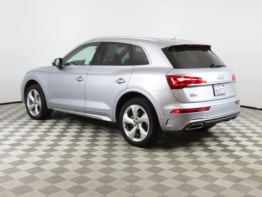 2022 Audi Q5 45 S Line Premium Plus photo 2