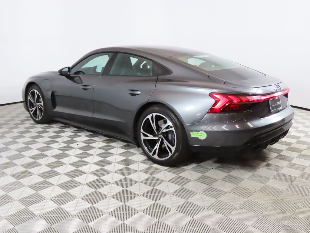 2022 Audi e-tron GT Premium Plus photo 3
