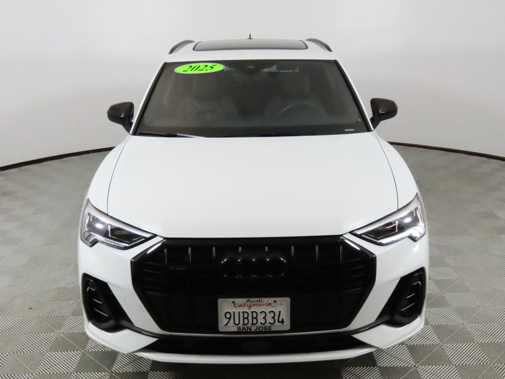 2025 Audi Q3 45 Premium Plus photo 3