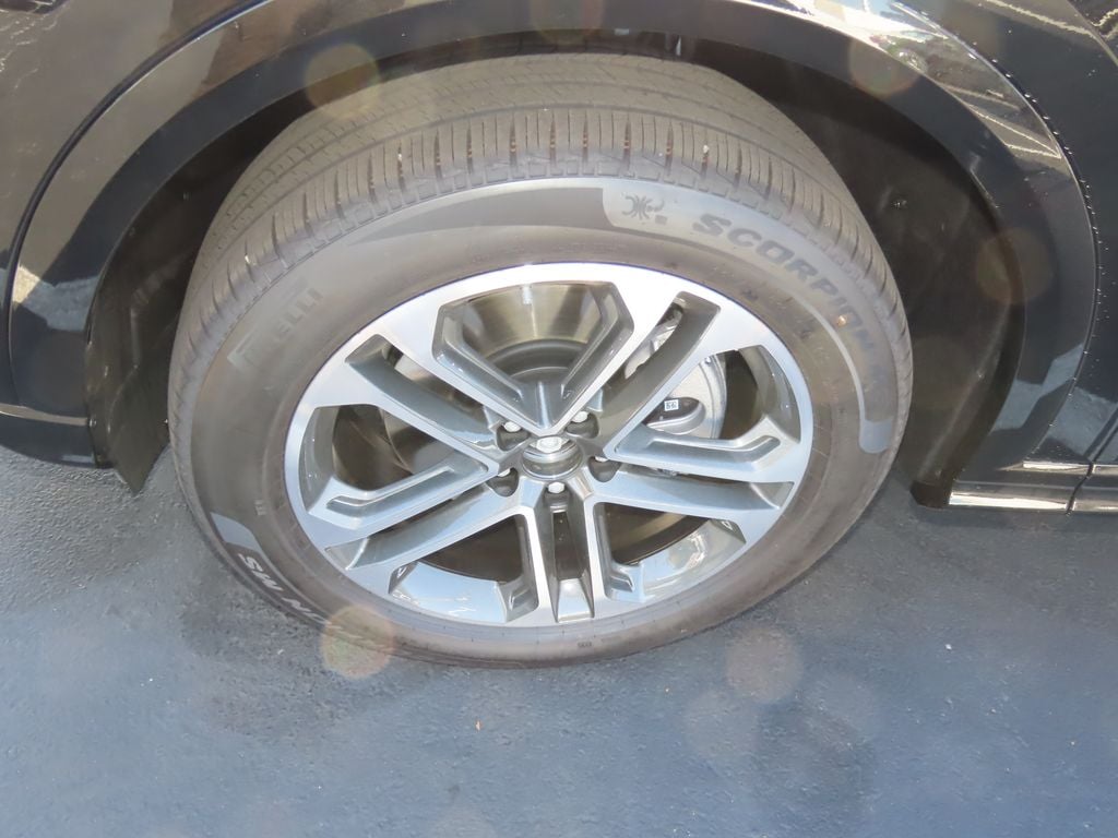 New 2025 Audi Q5 2.0T Premium SUV