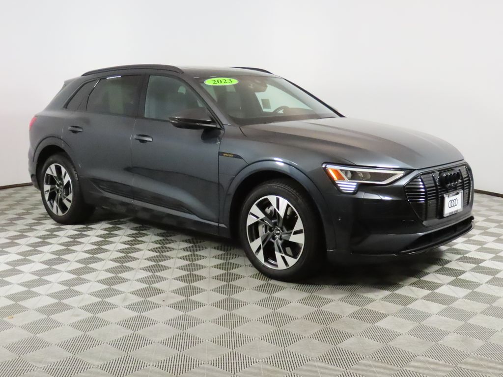 2023 Audi e-tron Premium photo 6