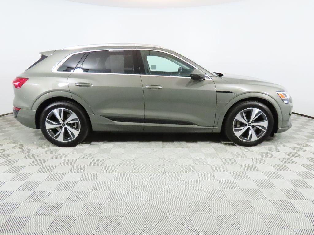 2024 Audi Q8 e-tron Premium Plus photo 5