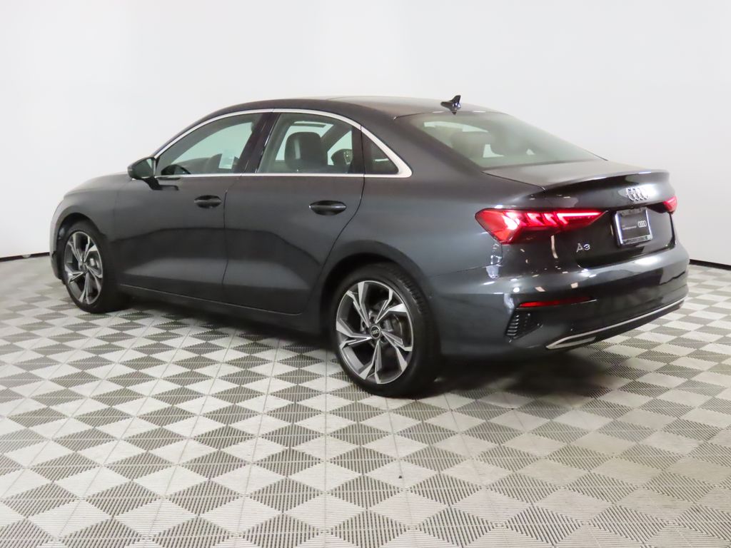2022 Audi A3 40 Premium Plus photo 3