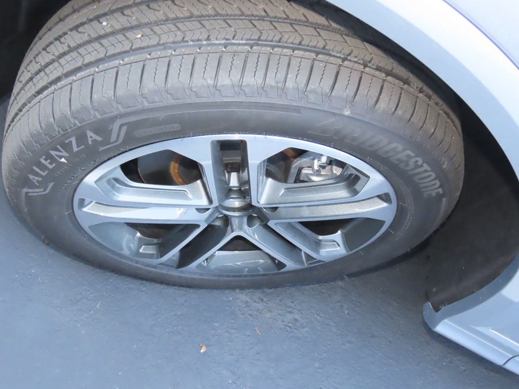 New 2025 Audi Q5 2.0T Premium SUV