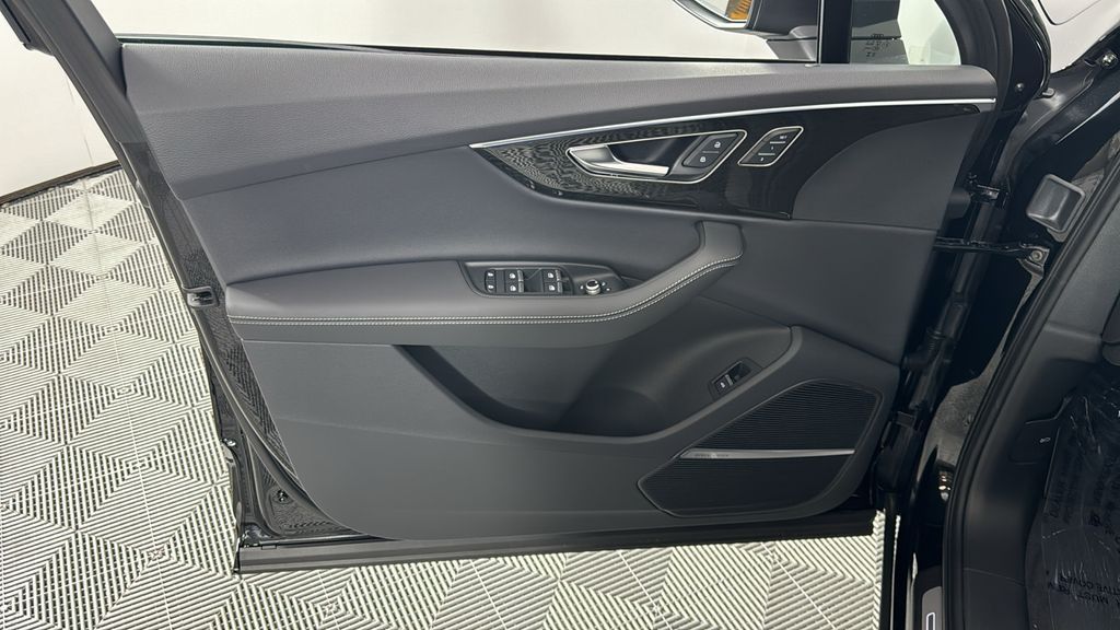 2025 Audi Q7 Prestige - Photo 25