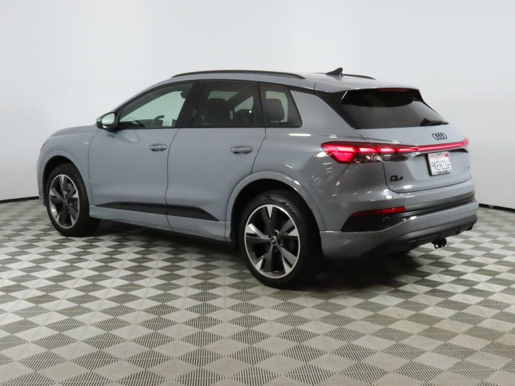 2024 Audi Q4 e-tron Premium photo 2