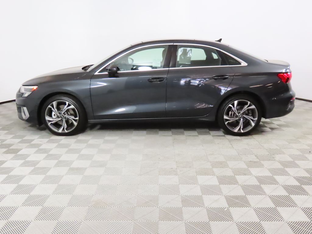 2022 Audi A3 40 Premium Plus photo 2