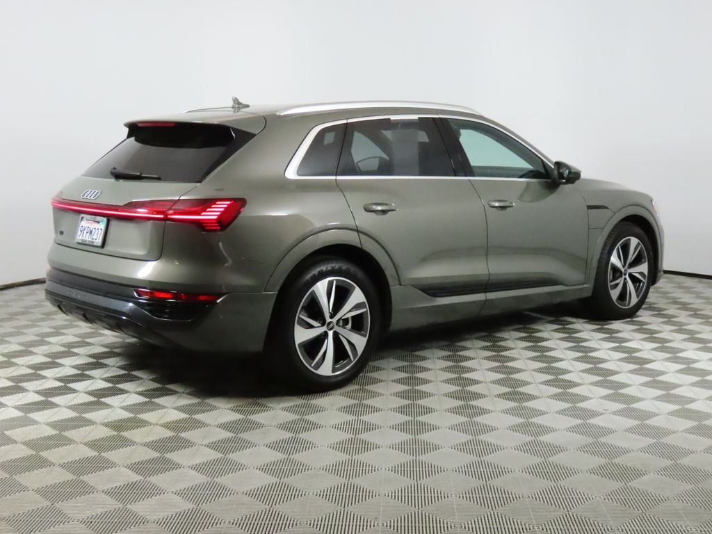 2024 Audi Q8 e-tron Premium Plus photo 4