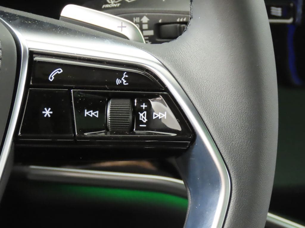 2025 Audi A8 Base - Photo 18