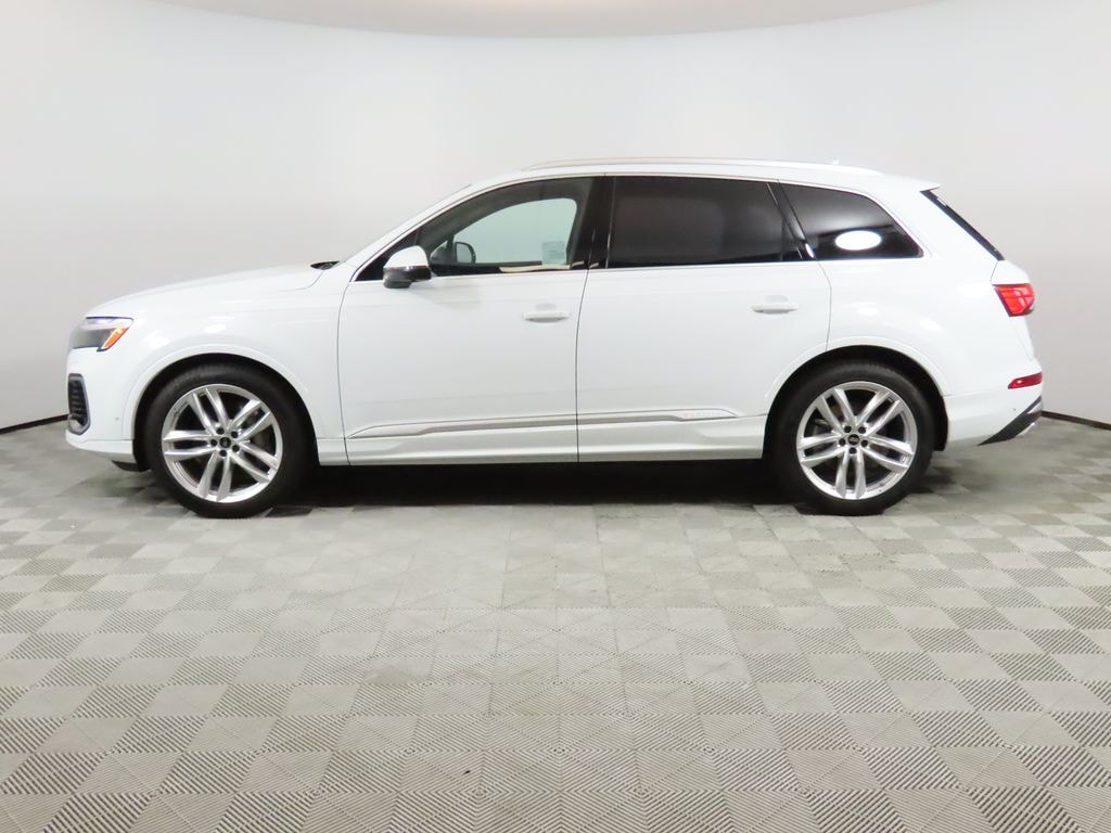 New 2025 Audi Q7 55 Premium SUV
