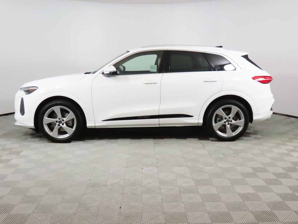 New 2025 Audi Q5 2.0T Premium SUV